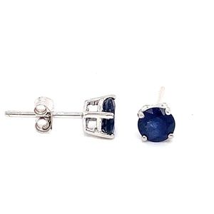 10 Karat white gold Sapphire stud earrings